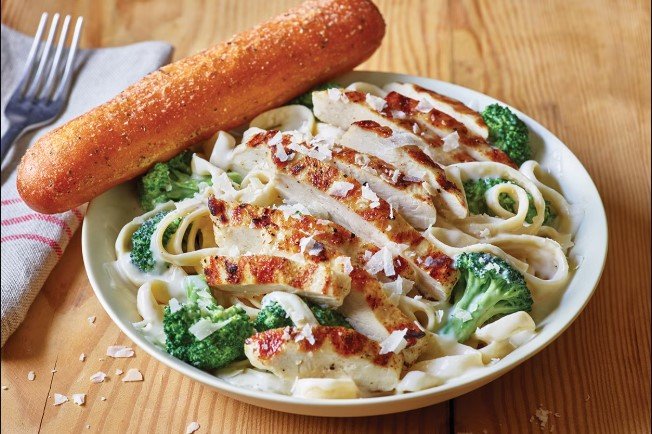 Applebee's Classic Broccoli Chicken Alfredo