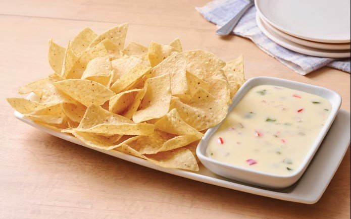 Applebee's White Queso Dip & Chips